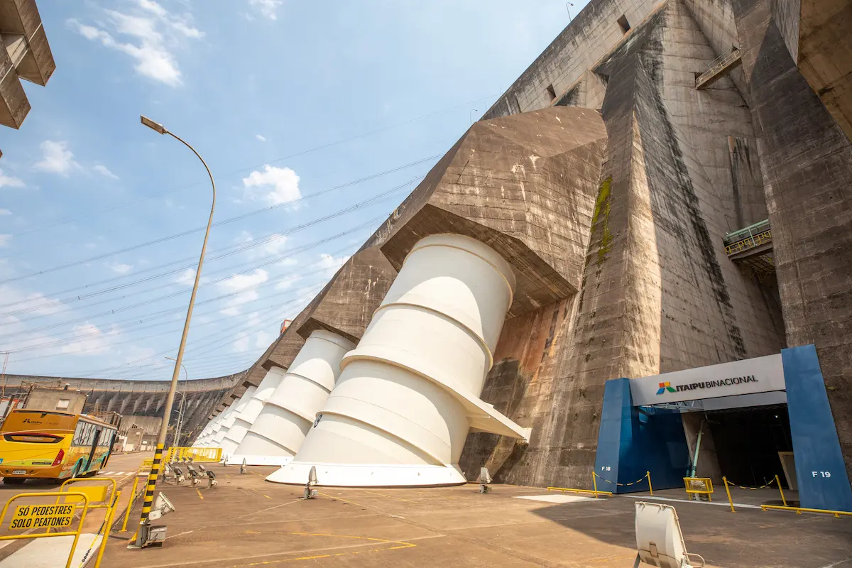 Area tecnica da Usina de Itaipu