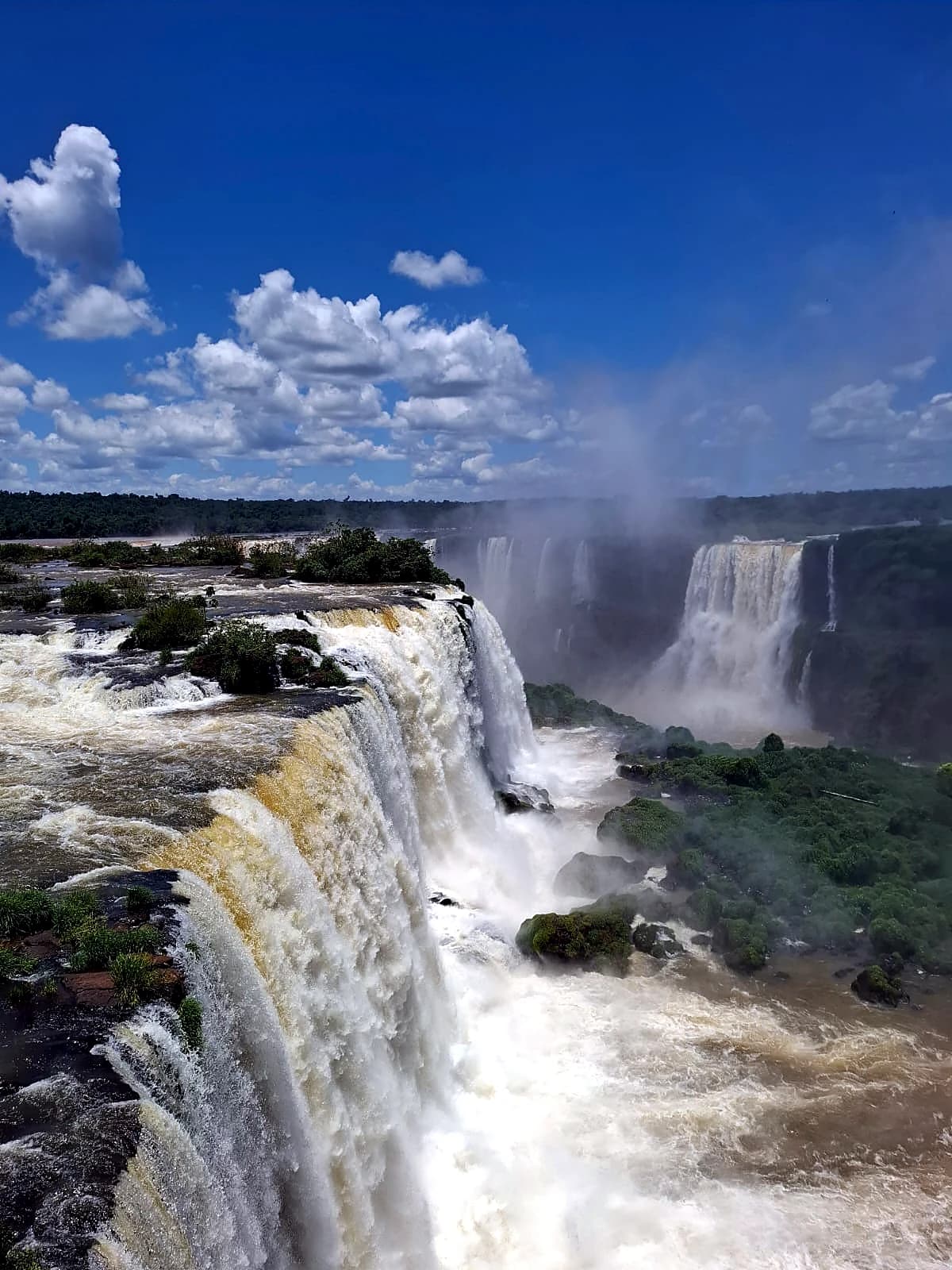 Vista vertical das Cataratas do Iguacu
