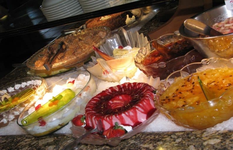 Jantar com show latino na Rafain